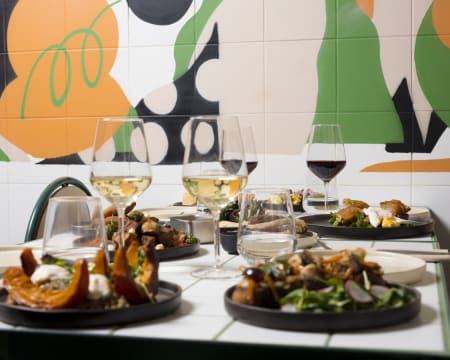 É Um Restaurante | Um Projecto Social na Avenida da Liberdade É Um Restaurante | Um Projecto Social na Avenida da Liberdade