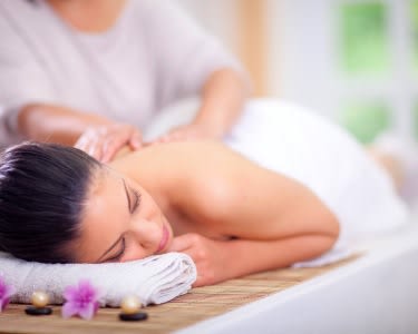 Massagem Localizada a 2 | Estética e Cabeleireiro Valéria Lino Massagem Localizada a 2 | Estética e Cabeleireiro Valéria Lino