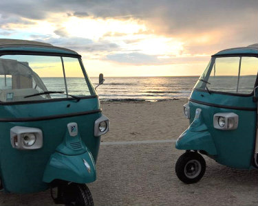 Passeio Tuk Tuk + Copo Vinho a 2 Passeio Tuk Tuk + Copo Vinho a 2
