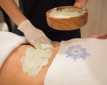 Esfoliação com Massagem, Sauna e Banho Turco | Alegria Wellness & SPA Esfoliação com Massagem, Sauna e Banho Turco | Alegria Wellness & SPA