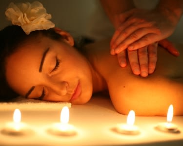 Velas Quentes a 2 | Estética Moderna Velas Quentes a 2 | Estética Moderna