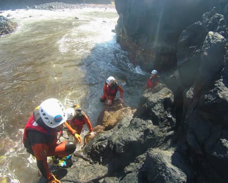 Coasteering na Ribeira dos Caldeirões | 1 ou 2 Pessoas | SPLASH Azores Adventure Coasteering na Ribeira dos Caldeirões | 1 ou 2 Pessoas | SPLASH Azores Adventure