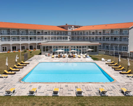 Star inn Peniche | Escapadinha Romântica em Frente à Praia da Alfarroba c/ Opção Jantar