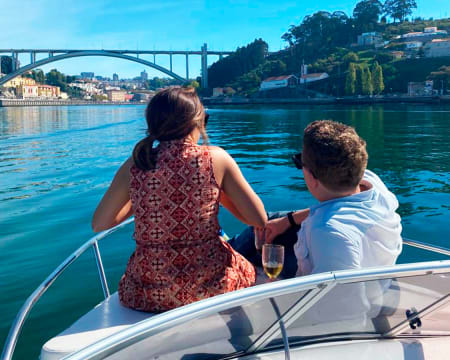 Cruzeiro das 6 Pontes do Douro em Privado - Até 4 Pessoas | 2 Horas | SS Amazing Douro
