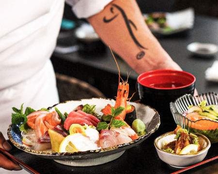 Combinado de 34 Peças do Melhor Sushi, Vinho e Sobremesa para Dois | AronSushi - Lisboa