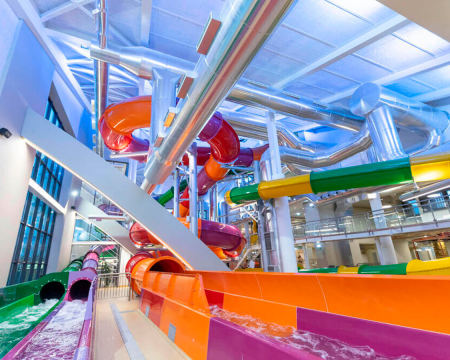 Aquashow Park Indoor | Diversão Garantida para Toda a Família no Algarve!