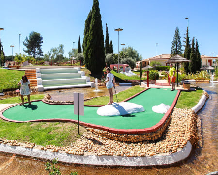 Family Golf Park - Vilamoura | Minigolfe no Algarve - 1 ou 2 Percursos | Criança ou Adulto