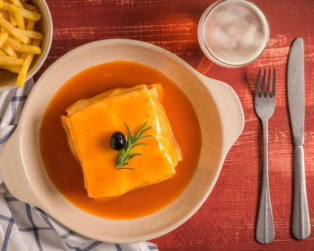 Menu Completo c/ Francesinha para Dois | Alkimia Grill - Vila Nova de Gaia