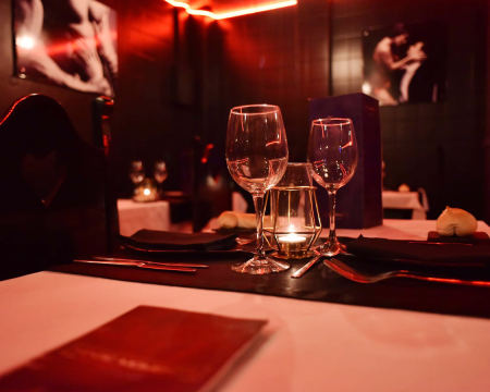 Jantar a Dois com Espetáculo Estilo Magic Mike no Magic Moments Restaurant & Dance Club - Coimbra