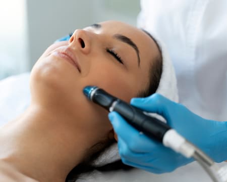 Limpeza de Pele Completa com Peeling e Hidra Vacuum | Estética Moderna em Viseu
