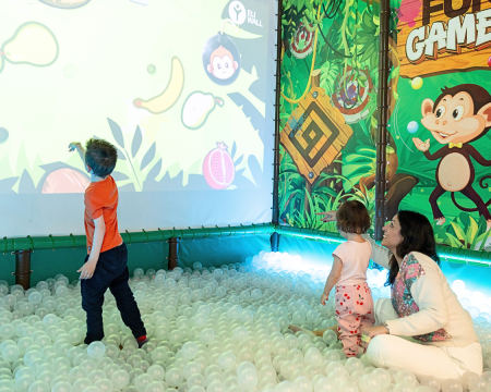 Experiência Imersiva para Crianças: Piscina de Bolas Interativa - 1 Hora | Quantum Park Almada