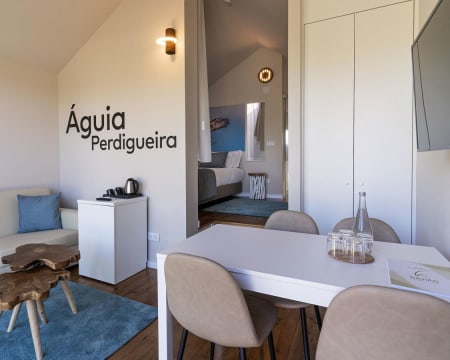 Gavião Nature Village - Alentejo | Escapadinha em Corkshelter Superior para Família & Opção Meia-Pensão