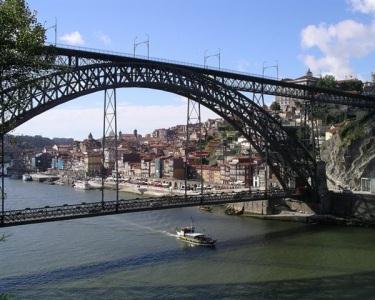 Cruzeiro Porto-Régua e Almoço para 2 pessoas Cruzeiro Porto-Régua e Almoço para 2 pessoas