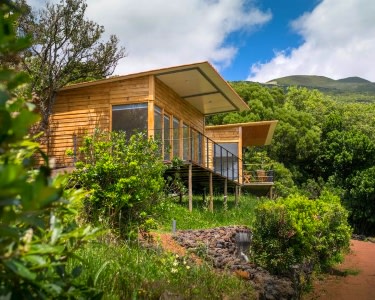 Intact Farm Resort - S. Jorge nos Açores | 1 a 3 Noites em Bungalow c/ Vista Mar