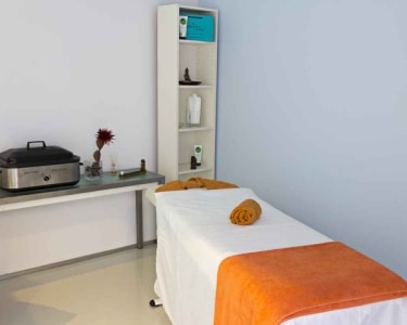Massagem Relax e Mini-Facial | 2 Pessoas - 50 Min. | Clín. Sorria - Estoril Massagem Relax e Mini-Facial | 2 Pessoas - 50 Min. | Clín. Sorria - Estoril