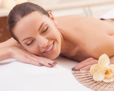 Massagem com Óleo Hidratante | 1 Pessoa - 45 Min. | Arte Estética Massagem com Óleo Hidratante | 1 Pessoa - 45 Min. | Arte Estética