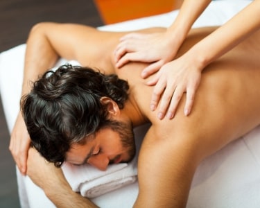 Massagem Óleo Hidratante para Ele | 1 Pessoa - 45 Min. | Arte Estética Massagem Óleo Hidratante para Ele | 1 Pessoa - 45 Min. | Arte Estética