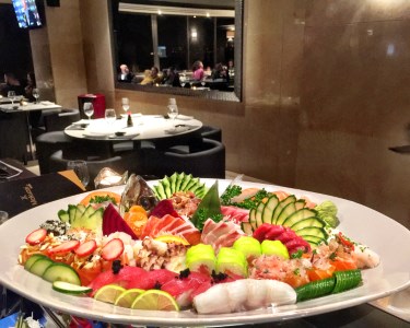 Combinado 25 Peças + Sobremesa | 2 Pessoas | Mokuzai Sushi Combinado 25 Peças + Sobremesa | 2 Pessoas | Mokuzai Sushi