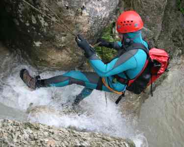 Canyoning + Vídeo | 2 Pessoas - 3h | Montes de Laboreiro Canyoning + Vídeo | 2 Pessoas - 3h | Montes de Laboreiro