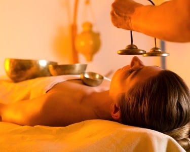 Massagem & Taças Tibetanas | 1 Pessoa - 50 Min. | MS Terapias & Estética Massagem & Taças Tibetanas | 1 Pessoa - 50 Min. | MS Terapias & Estética