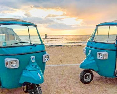 Passeio de Tuk Tuk & Vinho do Porto | 2 ou 3 Pessoas | Viva o Melhor Destino Europeu de 2017!