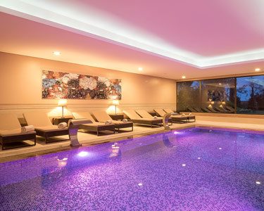 Para Mãe e Filha: Circuito Sanus Per Aquam + Massagem + Manicure | 3 Spa Satsanga