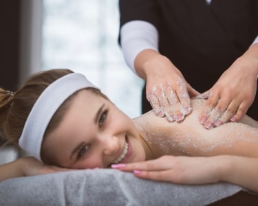 Esfoliação Corporal Tradicional (Aromatic Peeling) a 2 | Centro de Estética Éden Esfoliação Corporal Tradicional (Aromatic Peeling) a 2 | Centro de Estética Éden