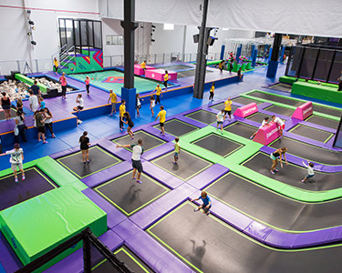 Saltos em Trampolim + Clip n´Climb + Menu Pizza para 2 | Quantum Park Saltos em Trampolim + Clip n´Climb + Menu Pizza para 2 | Quantum Park
