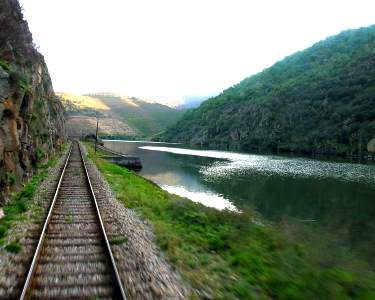 Cruzeiro Porto-Régua e Descida de Comboio + Almoço | 2 Pessoas - 10h | Tomaz do Douro Cruzeiro Porto-Régua e Descida de Comboio + Almoço | 2 Pessoas - 10h | Tomaz do Douro