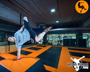 Saltar com Emoção a 2 na Urban Planet Jump | Parque de Trampolins em Setúbal