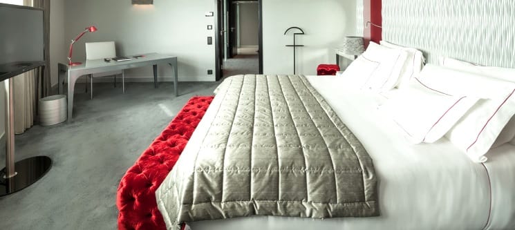 Experiência VIP | Myriad by SANA Hotels - Noite Romântica na Suite Presidencial c/ Jantar e Massagem Experiência VIP | Myriad by SANA Hotels - Noite Romântica na Suite Presidencial c/ Jantar e Massagem