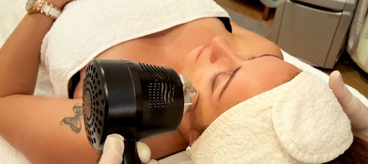 Lifting Facial CRYODERMIE® | Clínica Riviera - S. João Estoril