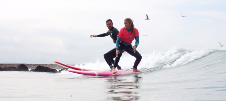 Aula de Surf em Grupo na Costa de Caparica | 2 Horas | 1 ou 2 Pessoas
