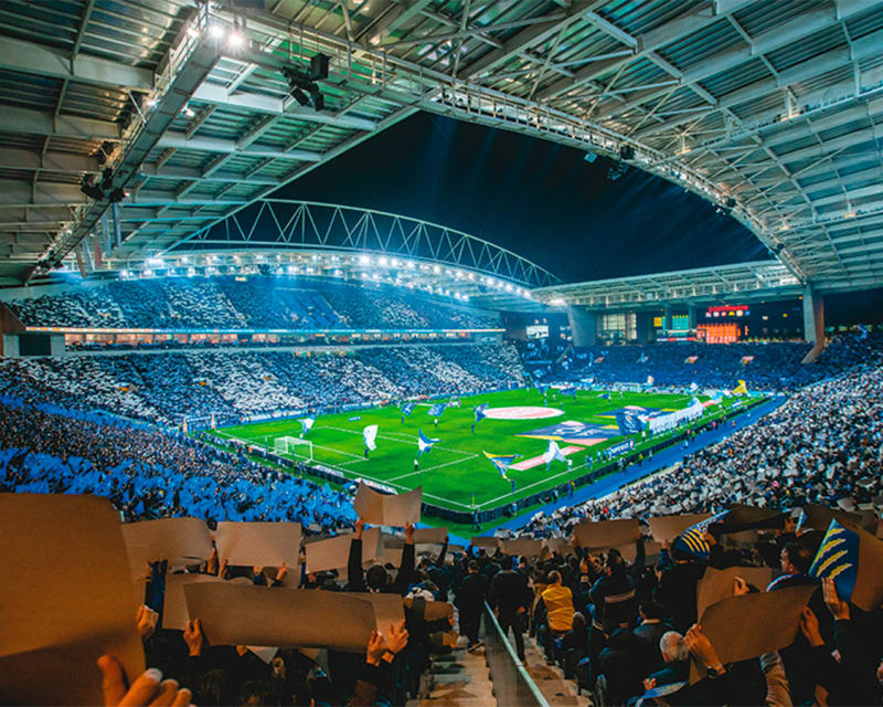 FC Porto-Cardiff City, 4-0: mobília espanhola com tapete persa