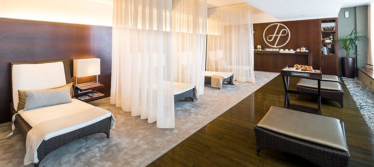 Holmes Place Spa | Luxury Facial - Limpeza de Pele Completa | 50 Min | 13 Locais