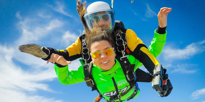 Salto de Paraquedas | Skydive no Algarve a 3000m | Emoção Junto ao Mar!