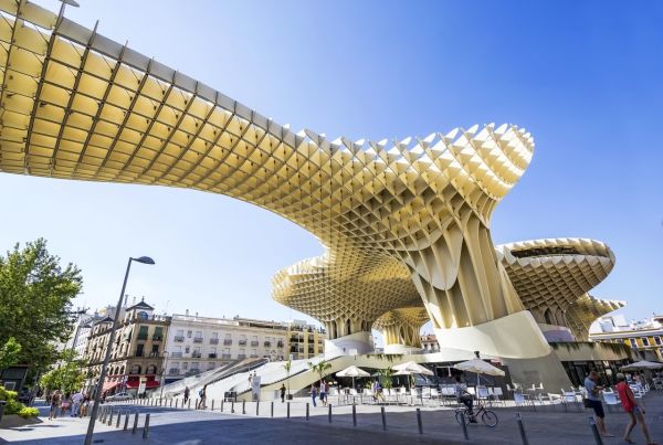 7 villes qui réinventent déjà la vie sous 40°C