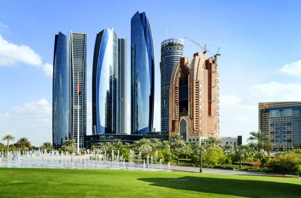 7 villes qui réinventent déjà la vie sous 40°C