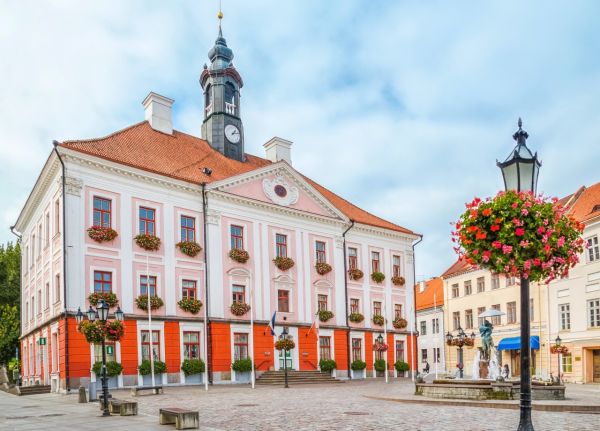 7 destinations européennes ENCORE épargnées par le SURTOURISME