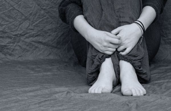 Réseaux sociaux et adolescents : 7 questions qui inquiètent parents et autorités