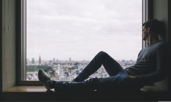 Solitude en France, 7 facteurs qui expliquent l’isolement social