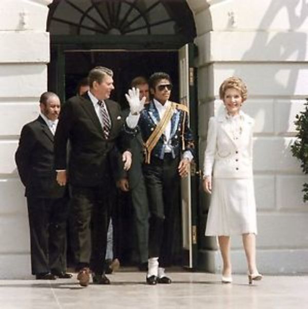 7 nouvelles histoires étonnantes sur Michael Jackson