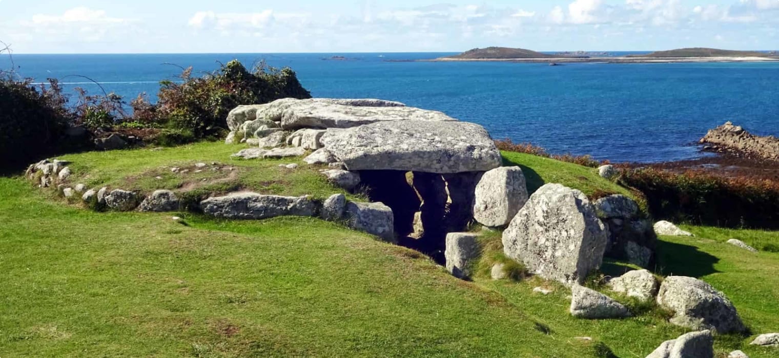 Neolithic Burial Chambers: Telescopes to the Stars