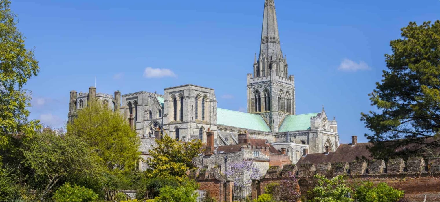 Winchester Cathedral  Article for senior travellers - Odyssey