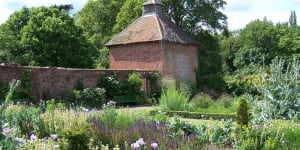 Small Group Tour of British Gardens