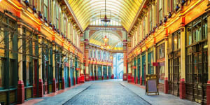 Queen Victoria's Great Britain, Leadenhall arcade