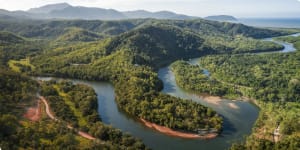 Exploring the Hawkesbury-Nepean River small group tour