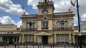 Town Hall Glenn Innes