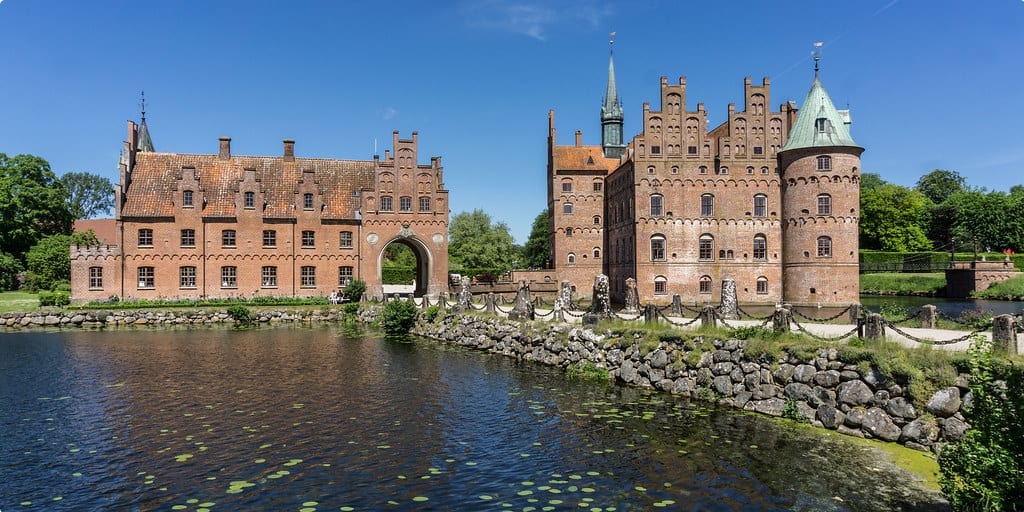 The lake at Egeskov Castle