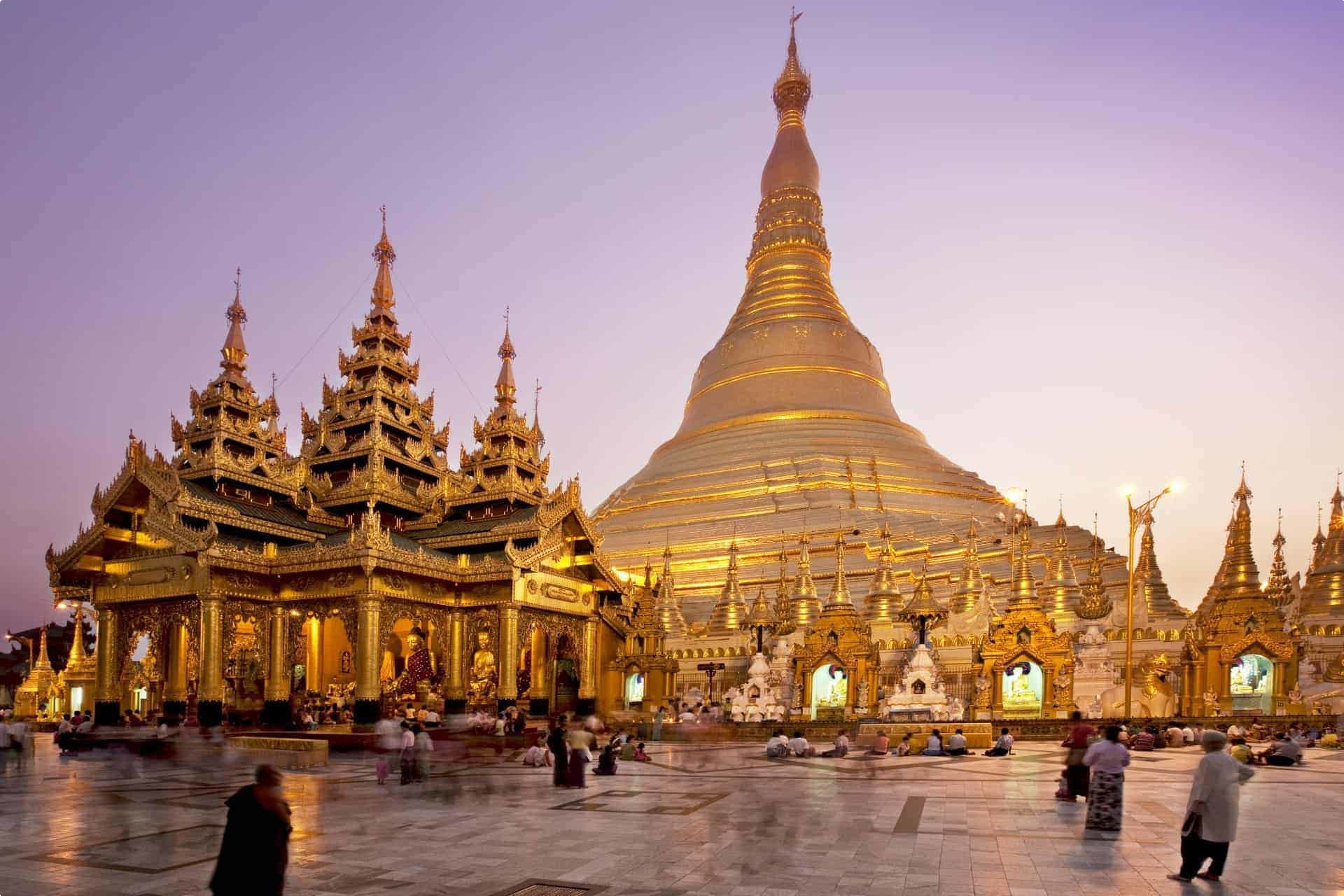 shwedagon paya (pagoda)